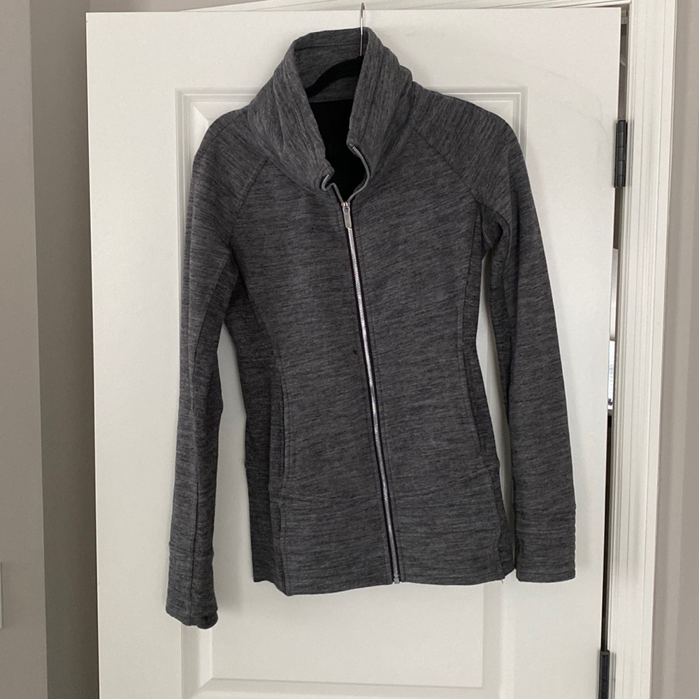 Lululemon Scuba Long Zip up